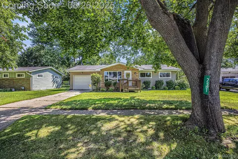 231 Cheney St, Imlay City, MI 48444