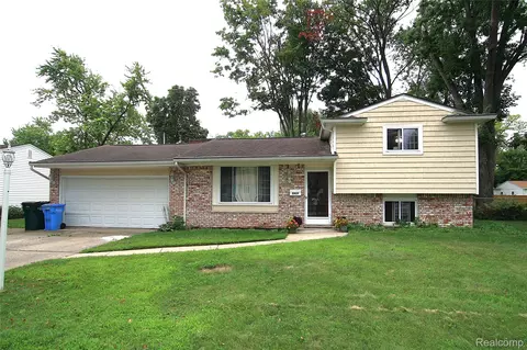 2829 Gibson St, Lansing, MI 48911