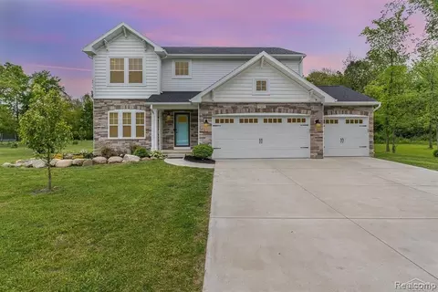 7302 Geraldine Cir, Swartz Creek, MI 48473