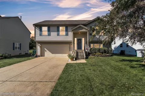 7363 Hideaway Dr, Ypsilanti, MI 48197
