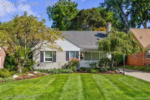 3303 Vinsetta Blvd, Royal Oak, MI 48073