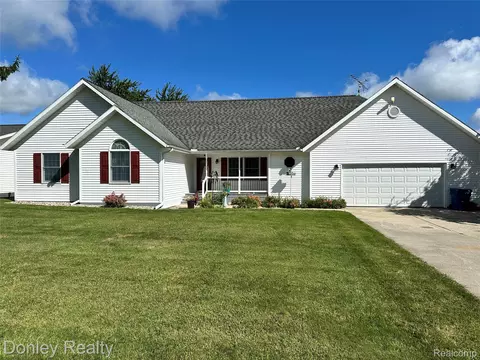699 E Turner St, Mayville, MI 48744