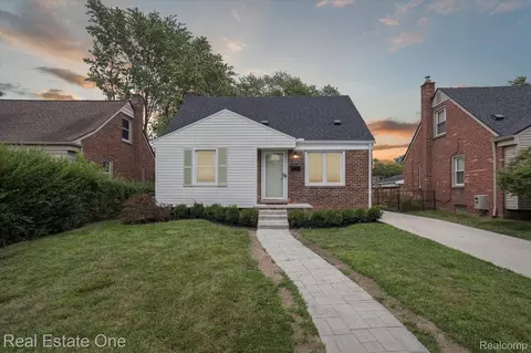 3220 N Connecticut Ave, Royal Oak, MI 48073