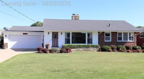 35757 Bal Clair St, New Baltimore, MI 48047