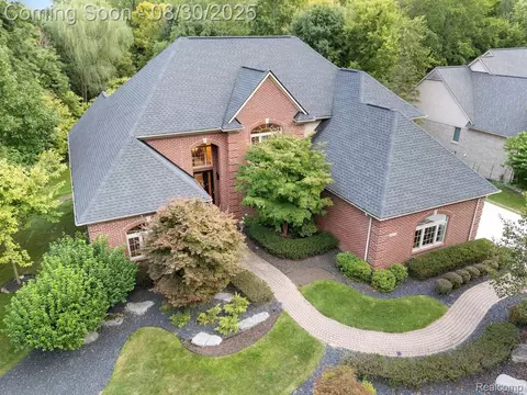 50173 Thetford Ct W, Canton, MI 48187