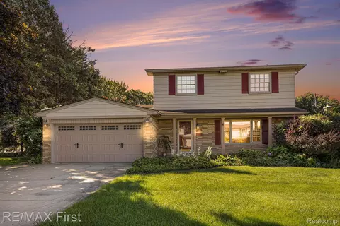 12284 Polara Dr, Sterling Heights, MI 48312