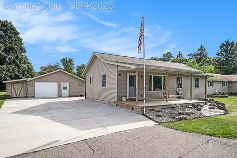 1440 Coutant St, Flushing, MI 48433