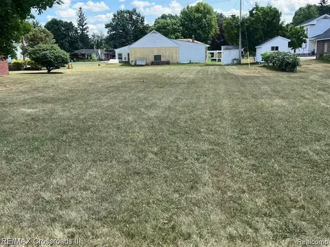 36903 Mario Ann, Romulus, MI 48174