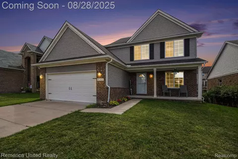 4142 Chase Ridge Ln, Howell, MI 48843