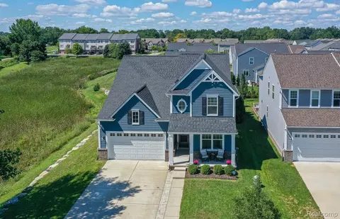 303 Fletcher St, Wixom, MI 48393