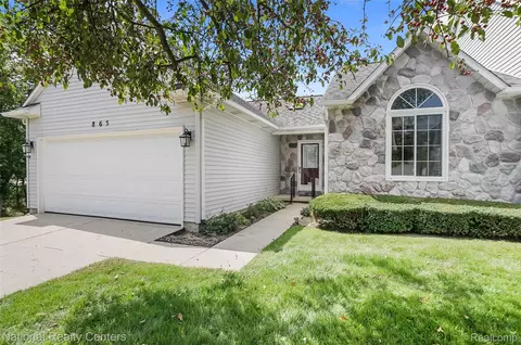 865 Challenging Trl, South Lyon, MI 48178