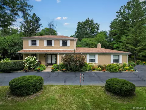 29876 Northbrook St, Farmington, MI 48334