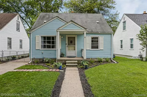 19493 Poinciana, Redford, MI 48240