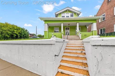 388 N Perry St, Pontiac, MI 48342