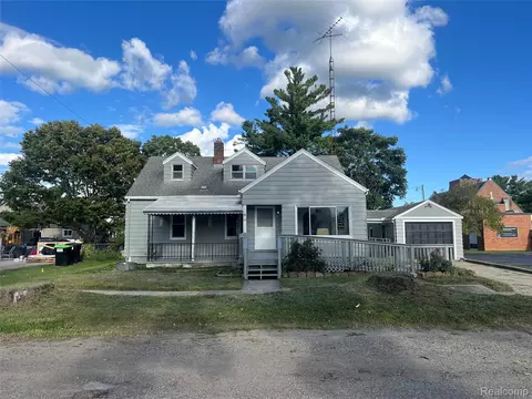 113 S Maple St, Fowlerville, MI 48836