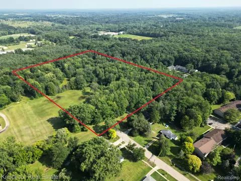 000 Oak St, Montrose, MI 48457