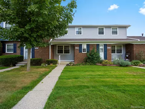 24486 Olde Orchard St, Novi, MI 48375