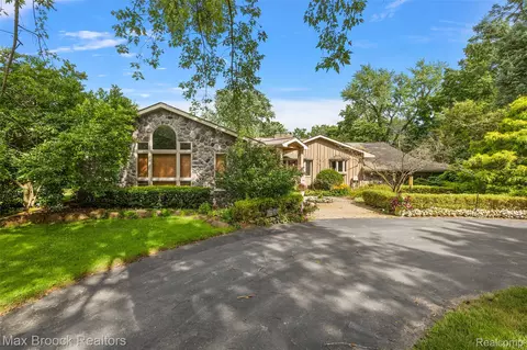 1250 Oxford Rd, Bloomfield Hills, MI 48304