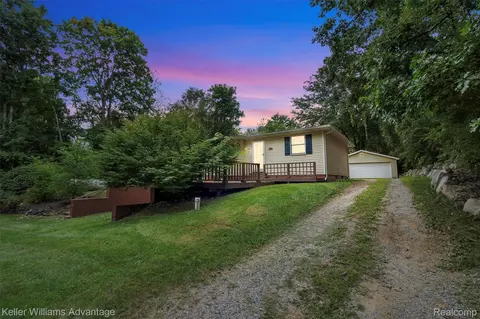 1815 Gulley Rd, Howell, MI 48843