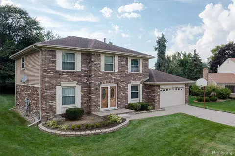 23925 Hickory Grove Ct, Novi, MI 48375