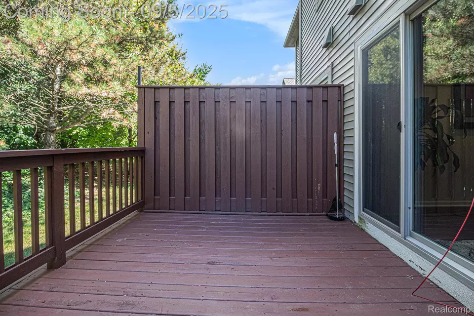 Exterior - 50492 Beechwood Ct, Plymouth, MI 48170 photo 2 of 3