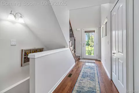 Entry Way - 50492 Beechwood Ct, Plymouth, MI 48170 photo 1 of 2