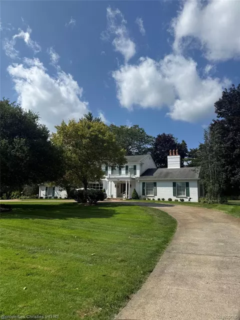 191 Lowell Ct, Bloomfield Hills, MI 48304