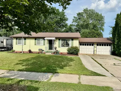 1447 Colorado St, Marysville, MI 48040