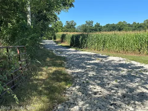 360 N Hadley Rd, Brandon, MI 48462