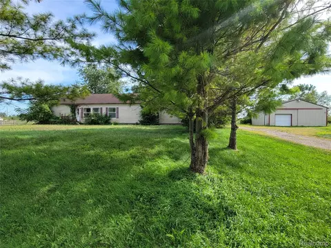 7950 S Huron River Dr, South Rockwood, MI 48179