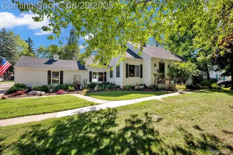 1522 Eason, Waterford, MI 48328