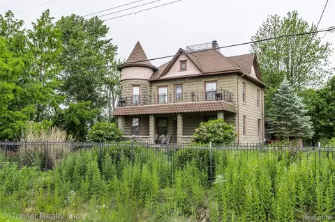 4304 Church Rd, Casco, MI 48064