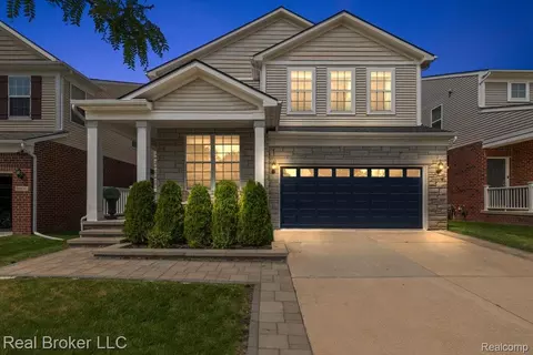 18918 Denali Cir, Northville, MI 48168