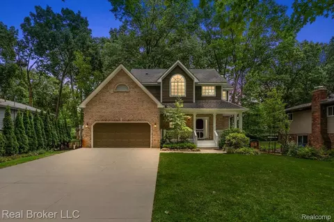 2475 Horace St, West Bloomfield, MI 48324