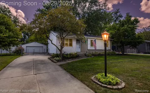 934 Prince St, Milford, MI 48381