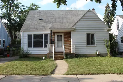 3050 Catalpa Dr, Berkley, MI 48072