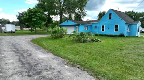 1126 Paul St, Mount Morris, MI 48458