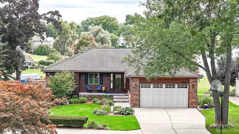 3628 Moberly Dr, Commerce, MI 48382