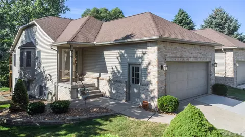 235 Creekwood Cir, Linden, MI 48451