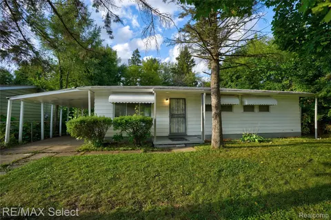 2232 Douglas Joel Dr, Mount Morris, MI 48505
