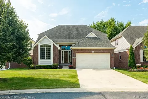 8730 Columbia Cir, Canton, MI 48187