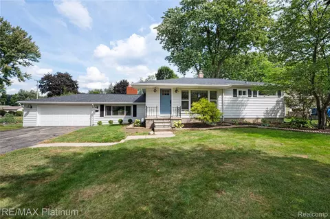 1120 Orchid St, Waterford, MI 48328