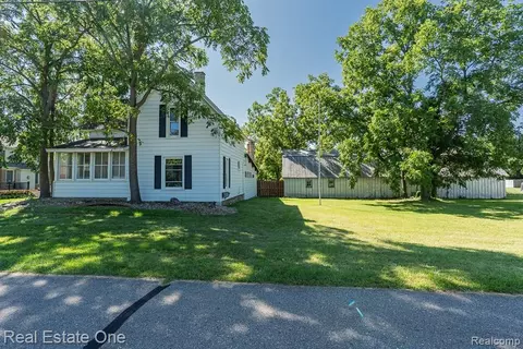 1480 E Hamlin Rd, Rochester Hills, MI 48307
