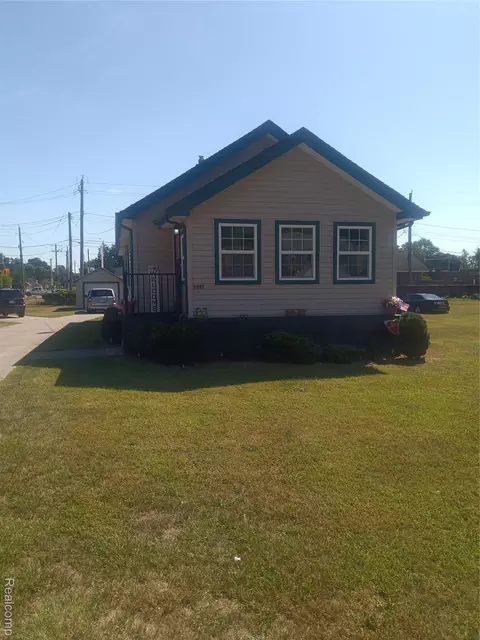 1811 S Harvey Ave, Westland, MI 48186