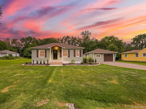 21850 Jefferson St, Farmington, MI 48336