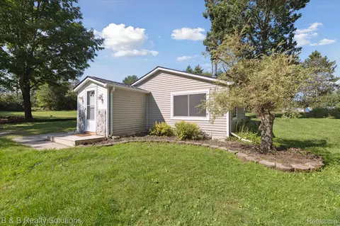 5159 Millis Rd, Deerfield, MI 48461