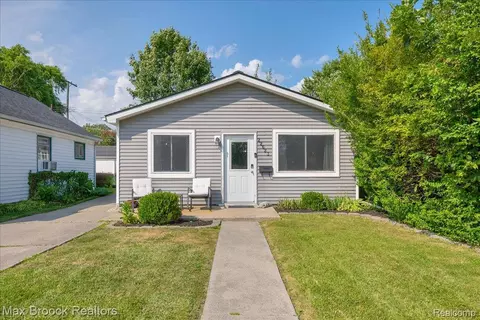 22623 California St, Saint Clair Shores, MI 48080