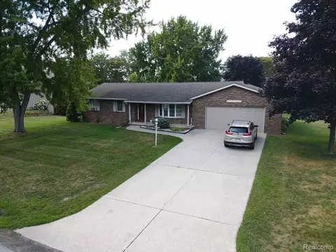 1150 Watson Dr, Fort Gratiot, MI 48059