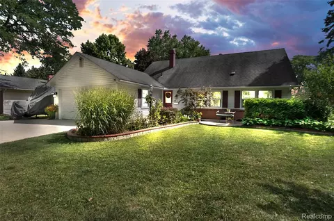 4714 Butler Dr, Troy, MI 48085