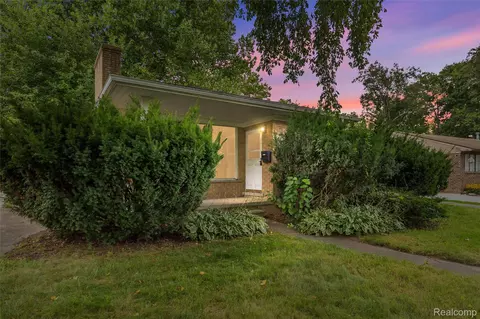 16441 Kinloch, Redford, MI 48240
